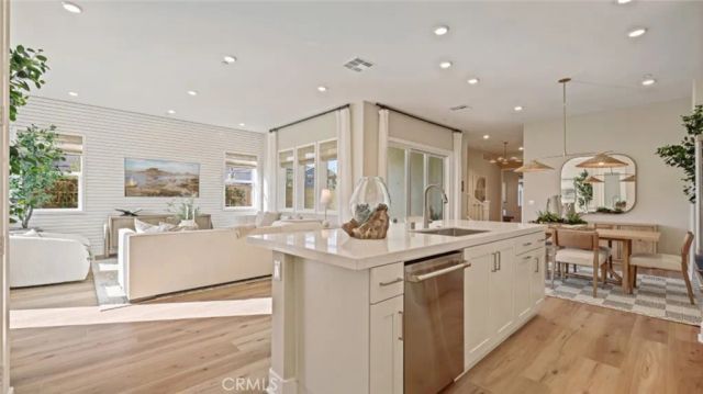 409 Clipper, Irvine, CA 92618