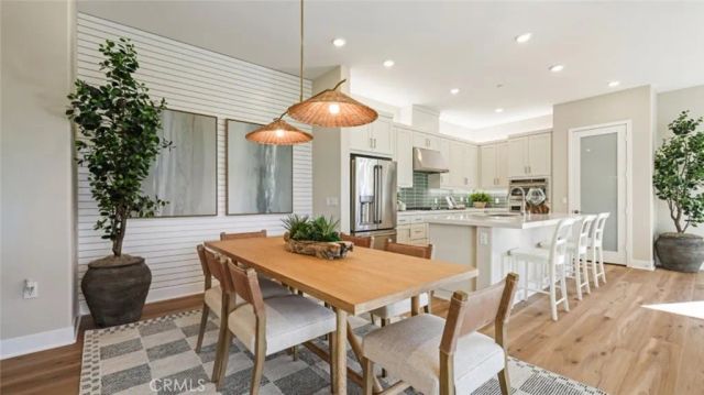 409 Clipper, Irvine, CA 92618