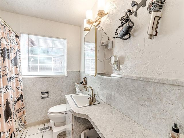 3913 NW 19th Street, Oklahoma City, OK 73107