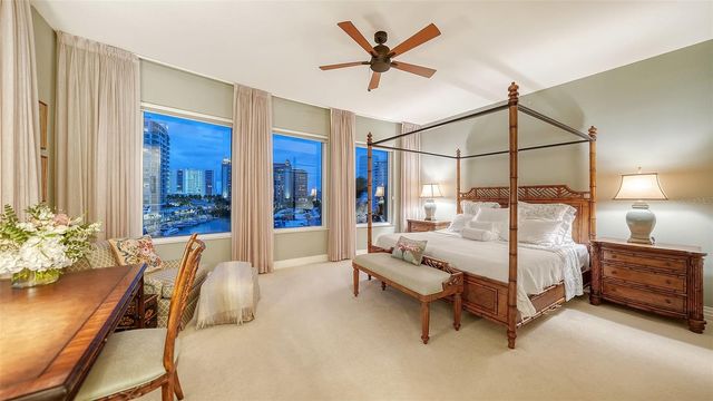 990 BOULEVARD OF THE ARTS 604, Sarasota, FL 34236