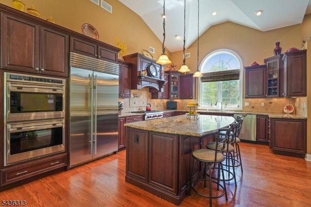 18 Mary Ellen Dr, Edison Twp., NJ 08820
