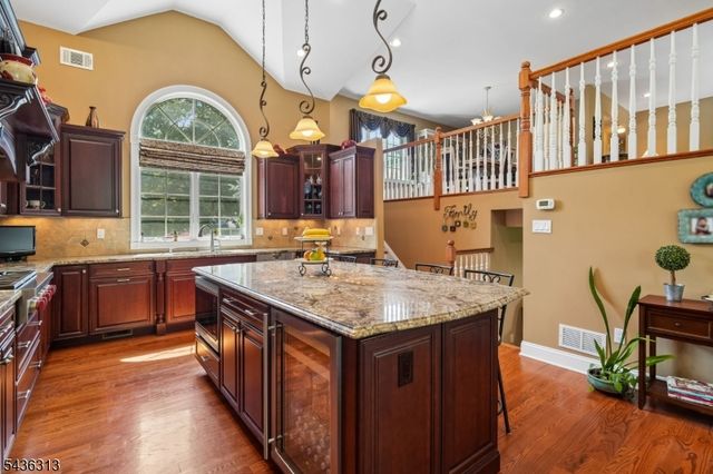 18 Mary Ellen Dr, Edison Twp., NJ 08820