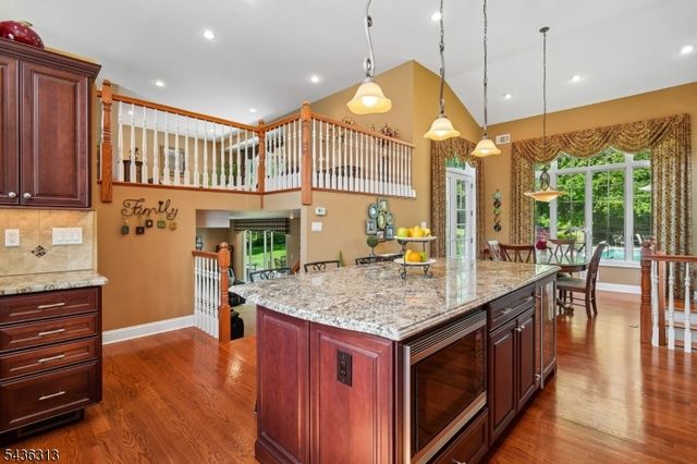18 Mary Ellen Dr, Edison Twp., NJ 08820