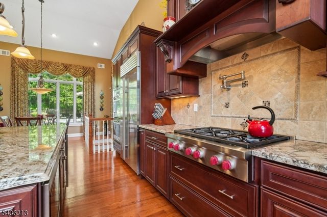 18 Mary Ellen Dr, Edison Twp., NJ 08820