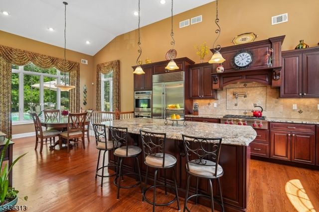 18 Mary Ellen Dr, Edison Twp., NJ 08820