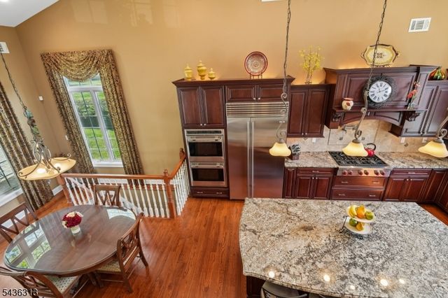 18 Mary Ellen Dr, Edison Twp., NJ 08820