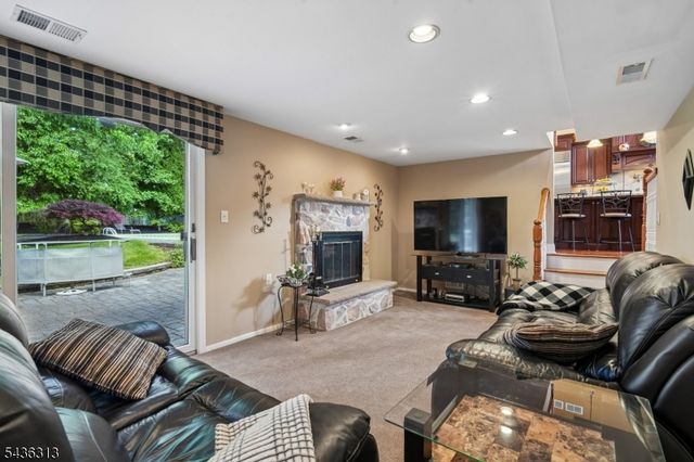 18 Mary Ellen Dr, Edison Twp., NJ 08820
