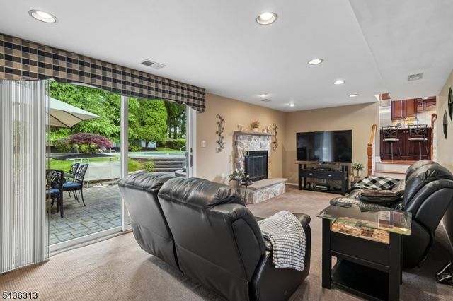 18 Mary Ellen Dr, Edison Twp., NJ 08820