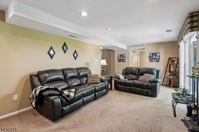 18 Mary Ellen Dr, Edison Twp., NJ 08820