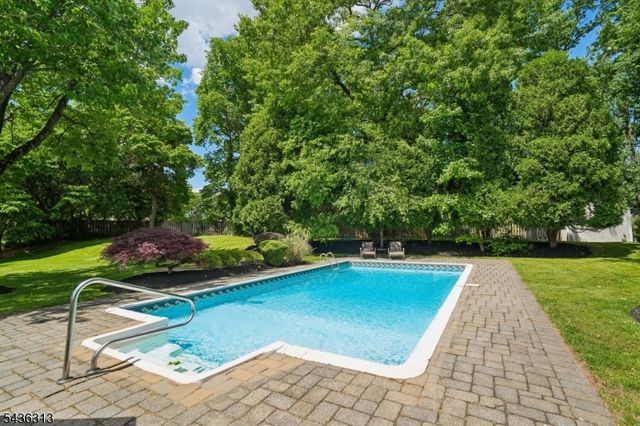 18 Mary Ellen Dr, Edison Twp., NJ 08820