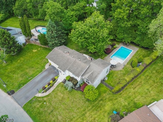 18 Mary Ellen Dr, Edison Twp., NJ 08820