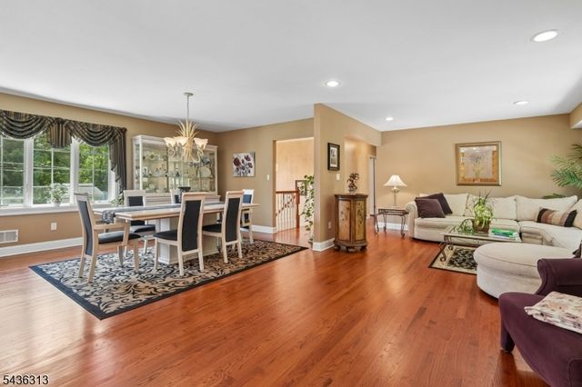 18 Mary Ellen Dr, Edison Twp., NJ 08820