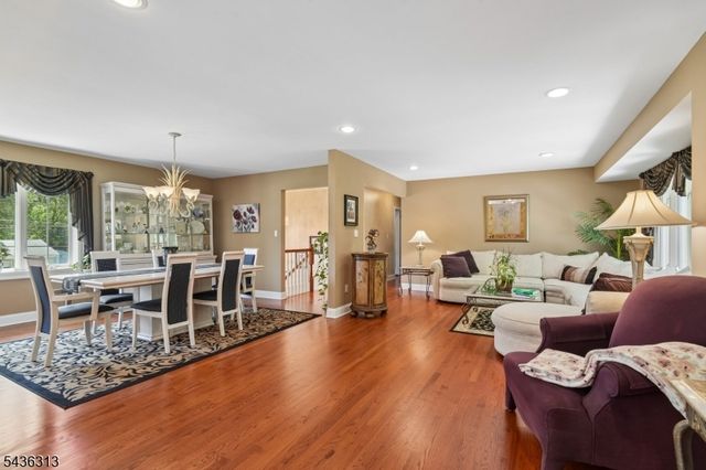 18 Mary Ellen Dr, Edison Twp., NJ 08820