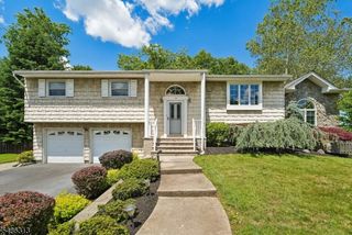 18 Mary Ellen Dr, Edison Twp., NJ 08820