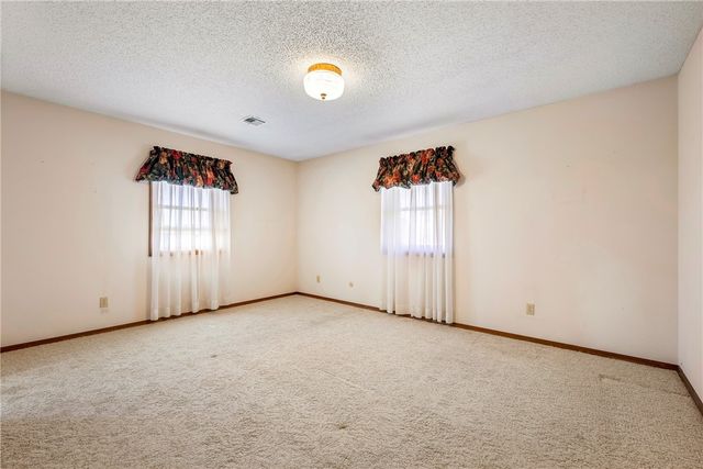 1903 Mayflower Road, Bentonville, AR 72713