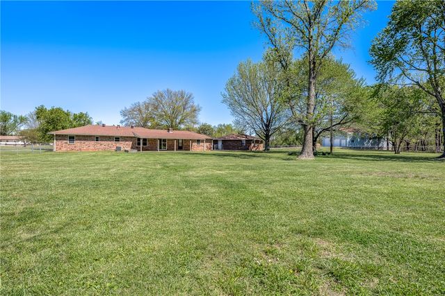 1903 Mayflower Road, Bentonville, AR 72713