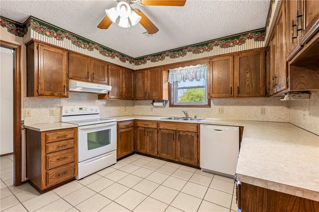 1903 Mayflower Road, Bentonville, AR 72713