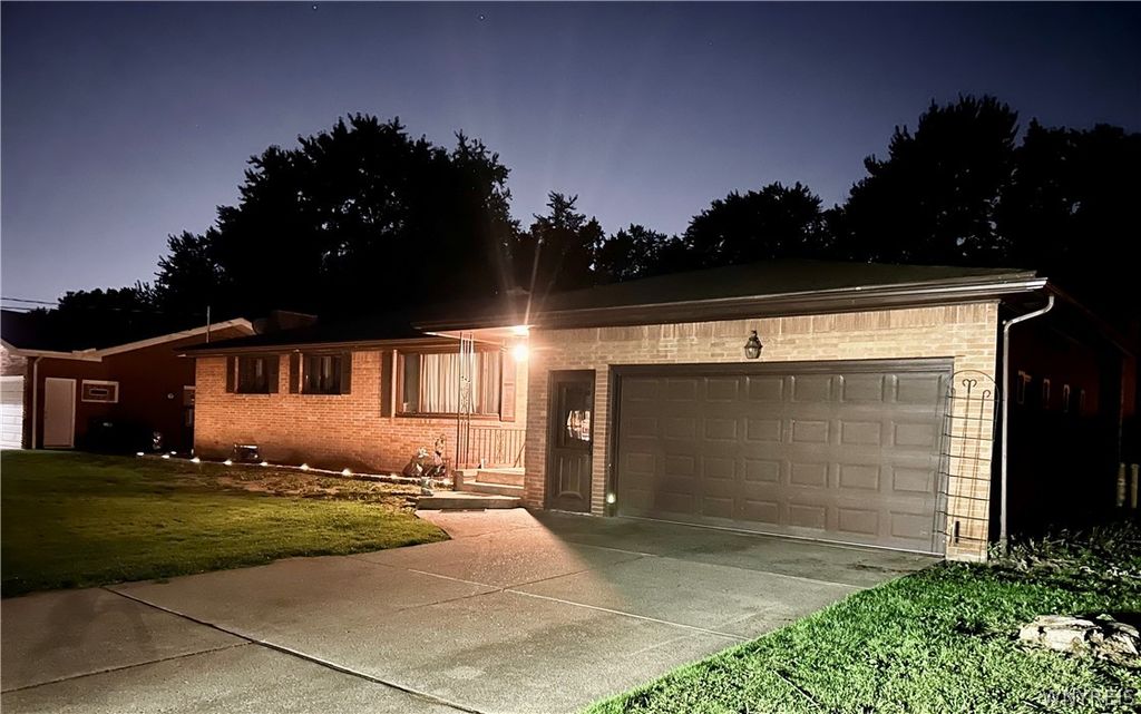 5302 Vista Avenue, Amherst, NY 14221