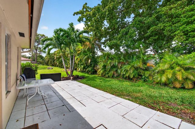 5250 NW 3rd Court A, Delray Beach, FL 33445