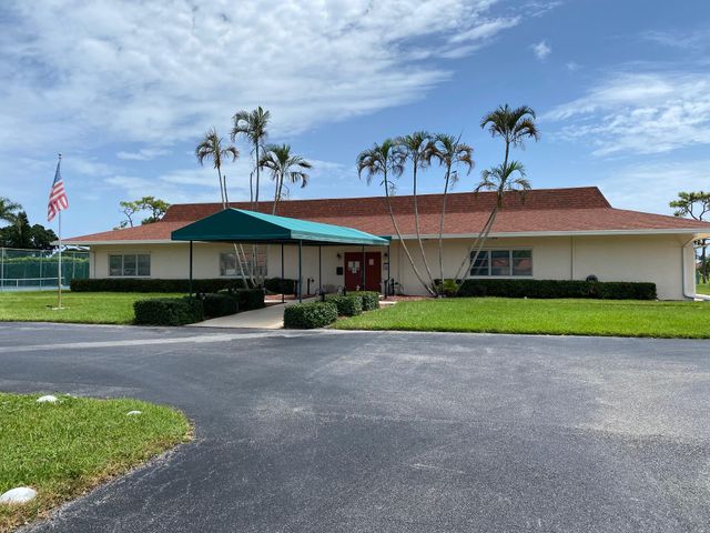 5250 NW 3rd Court A, Delray Beach, FL 33445