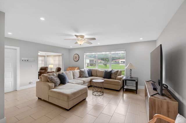 5250 NW 3rd Court A, Delray Beach, FL 33445