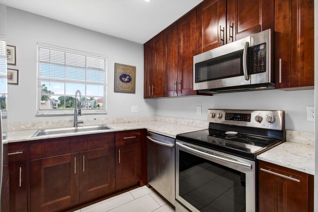 5250 NW 3rd Court A, Delray Beach, FL 33445