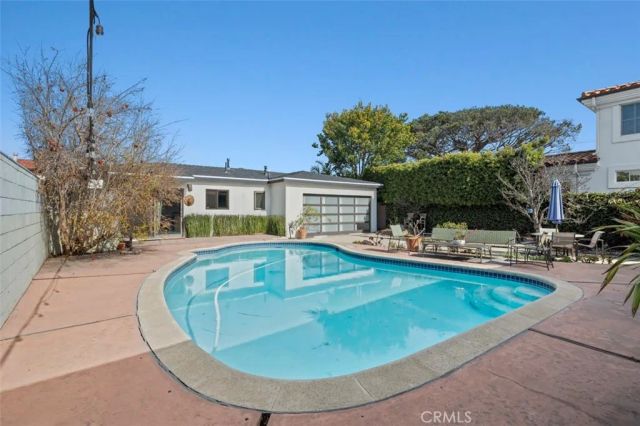 1647 Mathews, Manhattan Beach, CA 90266