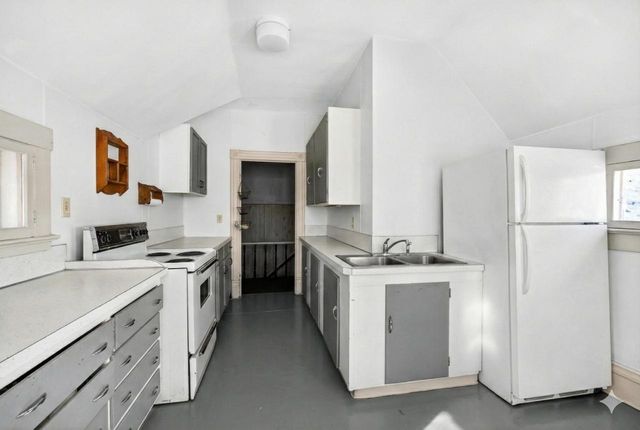 328 E FOND DU LAC STREET, Ripon, WI 54971