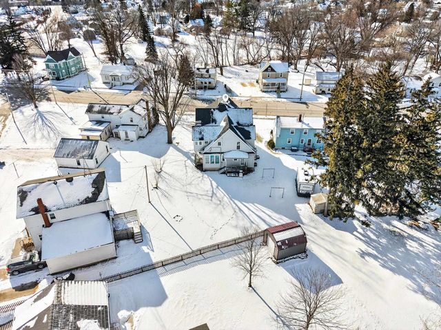 328 E FOND DU LAC STREET, Ripon, WI 54971