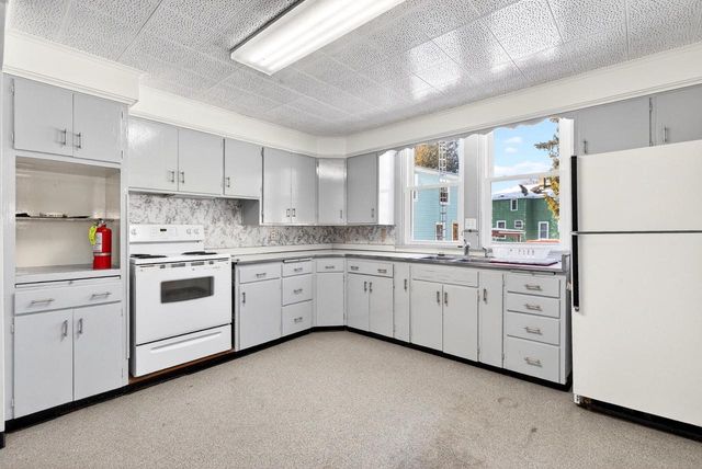 328 E FOND DU LAC STREET, Ripon, WI 54971