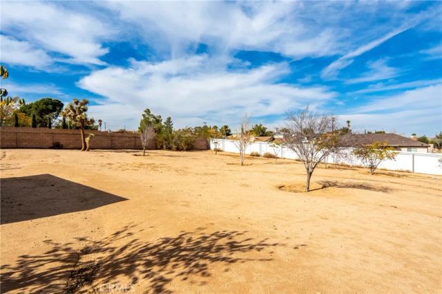 17964 Hackberry, Hesperia, CA 92345