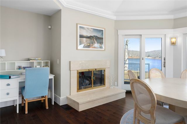 1090 BUTTONWOODS Avenue, Warwick, RI 02886
