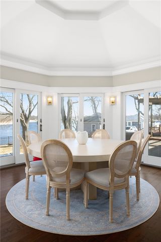 1090 BUTTONWOODS Avenue, Warwick, RI 02886