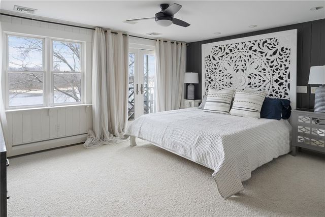 1090 BUTTONWOODS Avenue, Warwick, RI 02886