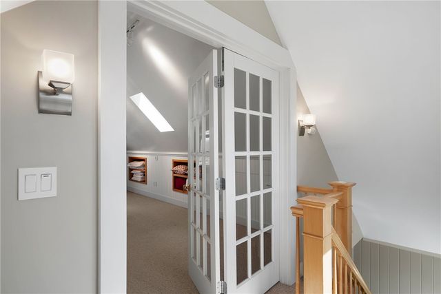 1090 BUTTONWOODS Avenue, Warwick, RI 02886