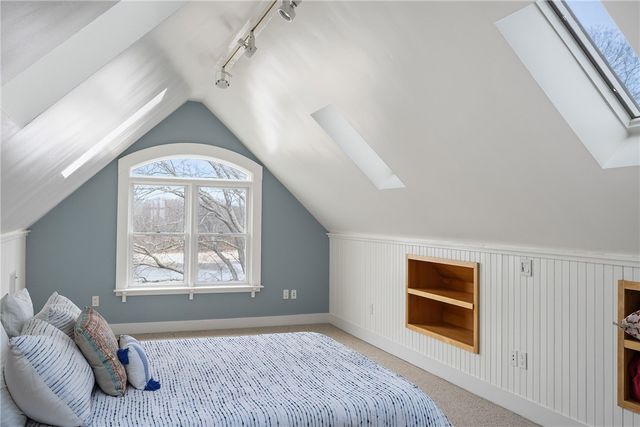 1090 BUTTONWOODS Avenue, Warwick, RI 02886
