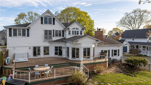 1090 BUTTONWOODS Avenue, Warwick, RI 02886