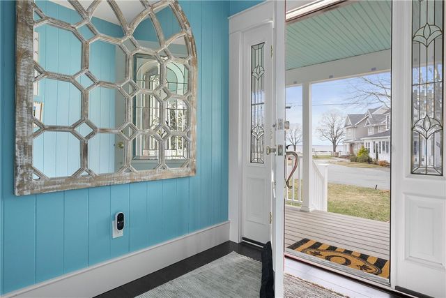 1090 BUTTONWOODS Avenue, Warwick, RI 02886