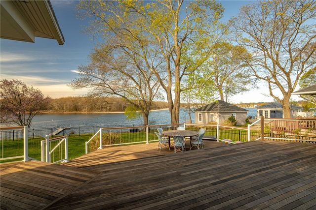 1090 BUTTONWOODS Avenue, Warwick, RI 02886