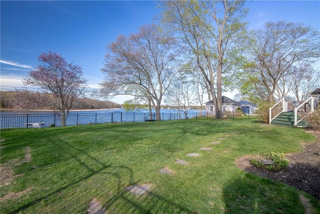 1090 BUTTONWOODS Avenue, Warwick, RI 02886