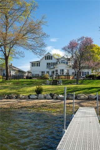 1090 BUTTONWOODS Avenue, Warwick, RI 02886