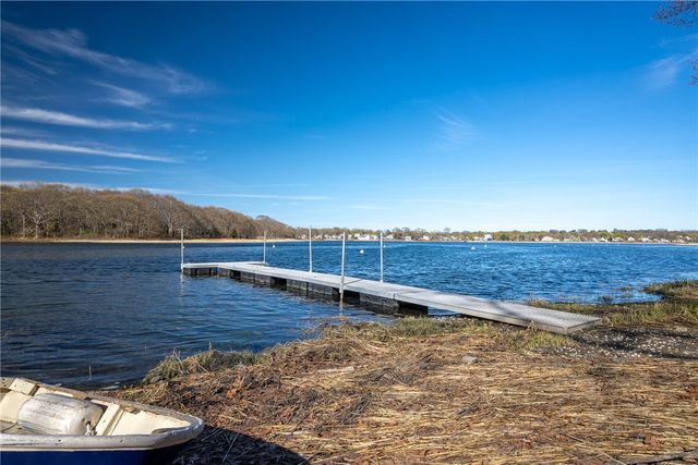 1090 BUTTONWOODS Avenue, Warwick, RI 02886