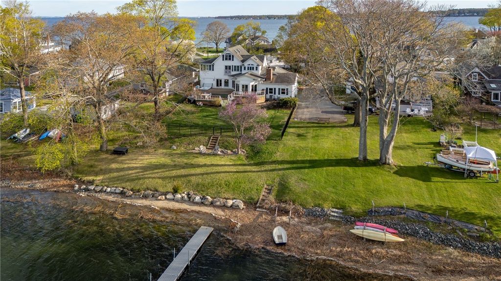 1090 BUTTONWOODS Avenue, Warwick, RI 02886