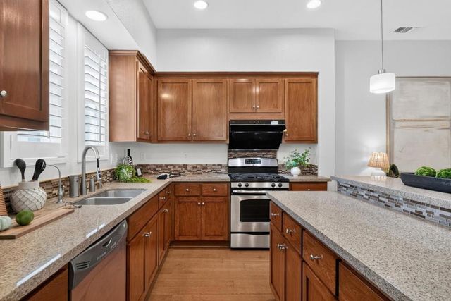 211 W Evelyn Avenue, Mountain View, CA 94041