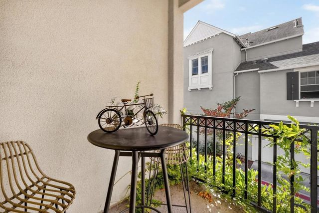211 W Evelyn Avenue, Mountain View, CA 94041