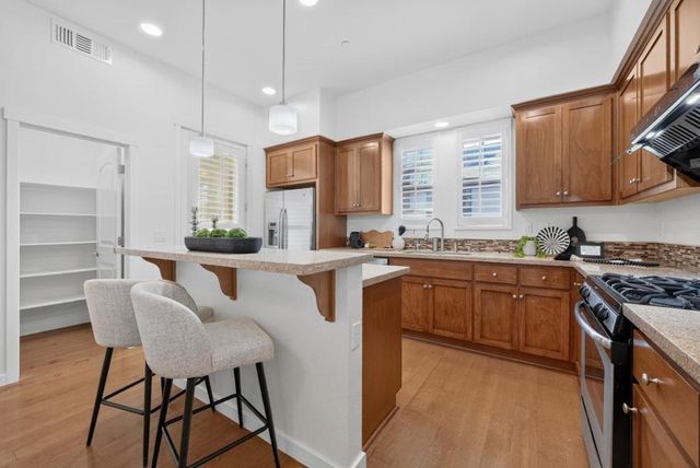 211 W Evelyn Avenue, Mountain View, CA 94041
