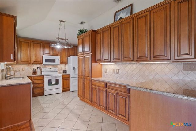 5943 Gavin Ridge Road, Belton, TX 76513