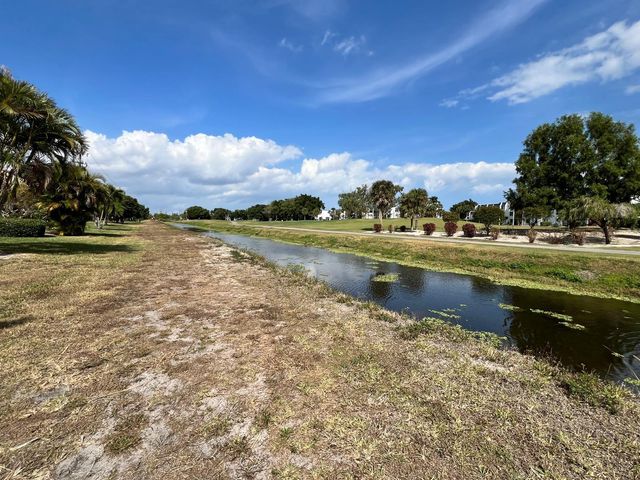 4682 Lucerne Lakes Boulevard 206, Lake Worth, FL 33467