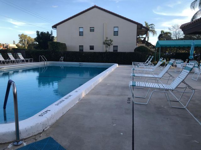 4682 Lucerne Lakes Boulevard 206, Lake Worth, FL 33467