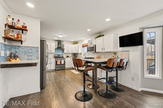 32768 Greenwood Drive, Chesterfield, MI 48047